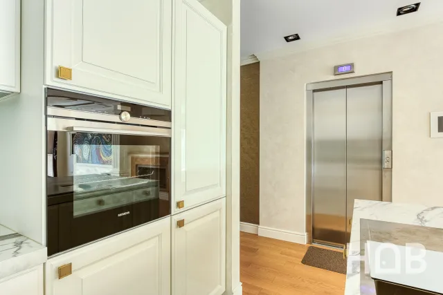 Na prodaju, Stan, 115 m², Budva