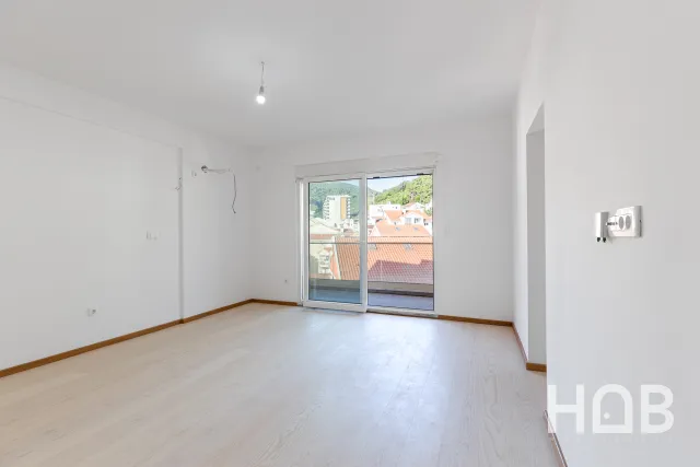 Na prodaju, Stan, 79 m², Budva