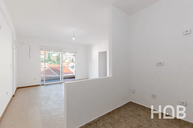 Na prodaju, Stan, 79 m², Budva