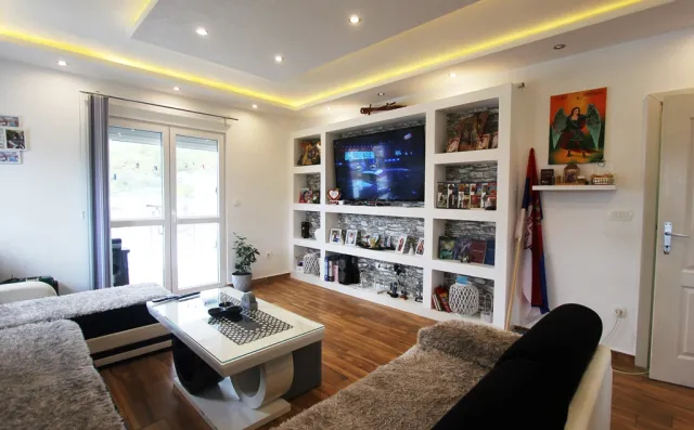 Na prodaju, Kuća, 241 m², Bar