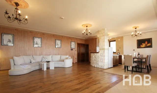 Na prodaju, Vila, 466 m², Budva