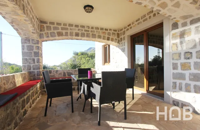 Na prodaju, Vila, 466 m², Budva