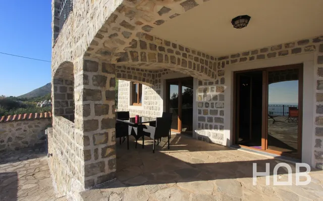Na prodaju, Vila, 466 m², Budva