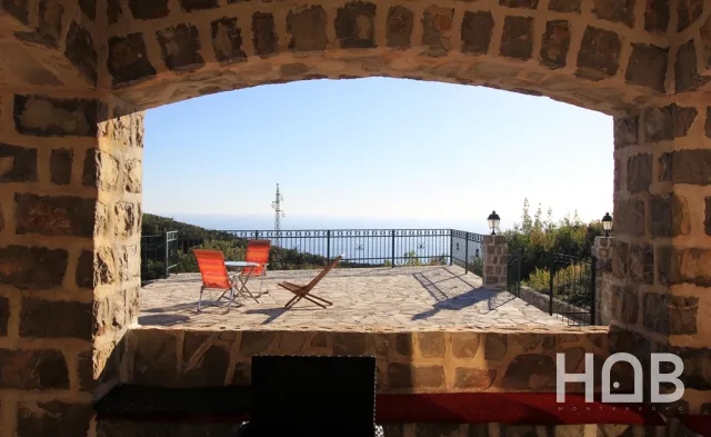 Na prodaju, Vila, 466 m², Budva