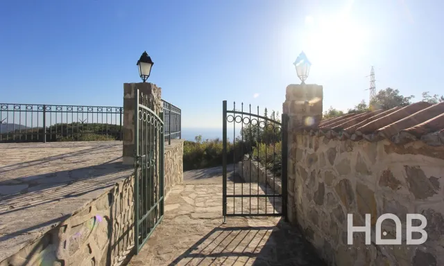 Na prodaju, Vila, 466 m², Budva