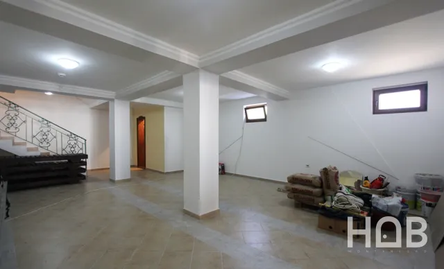 Na prodej, Vila, 466 m², Budva