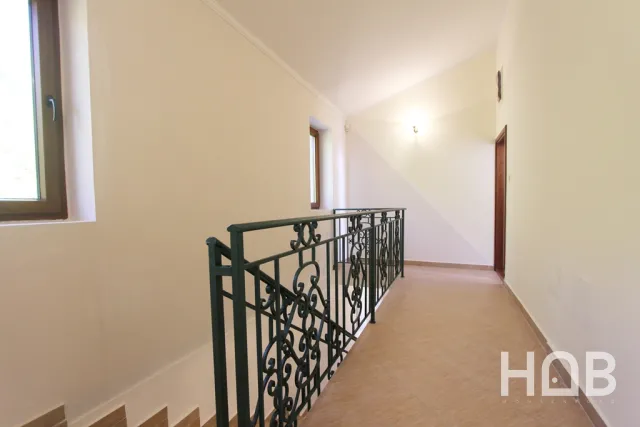 Na prodej, Vila, 466 m², Budva
