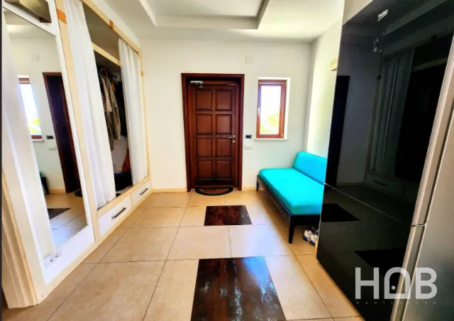 En venta, Villa, 392 m², Budva