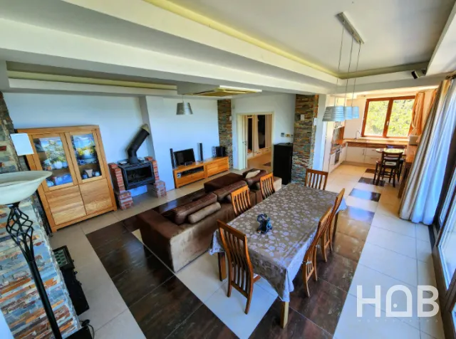En venta, Villa, 392 m², Budva