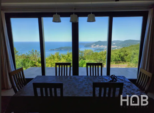 En venta, Villa, 392 m², Budva