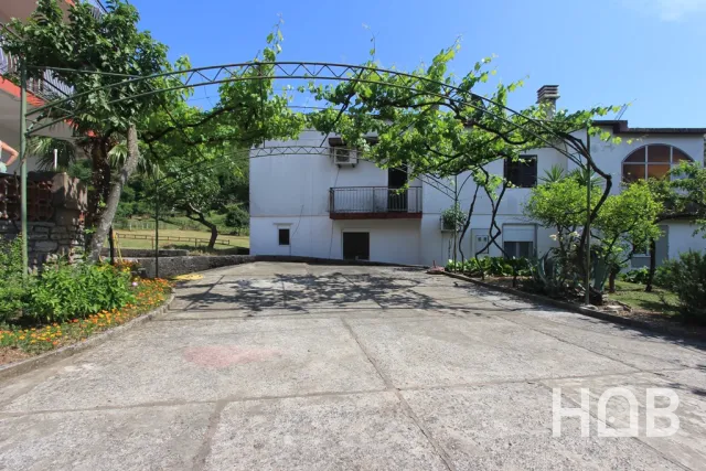 En venta, Casa, 300 m², Herceg Novi
