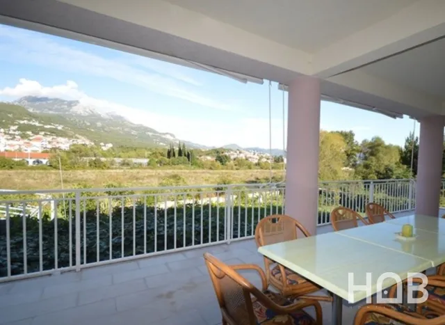 En venta, Casa, 423 m², Herceg Novi