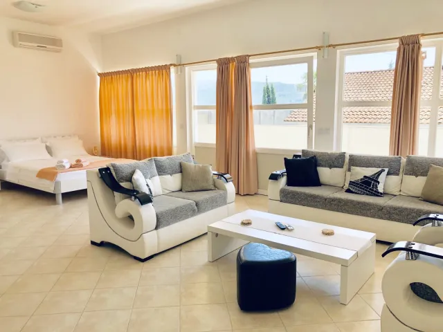 Zu verkaufen, Haus, 378 m², Herceg Novi