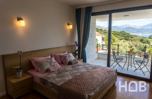 Na prodaju, Vila, 420 m², Herceg Novi
