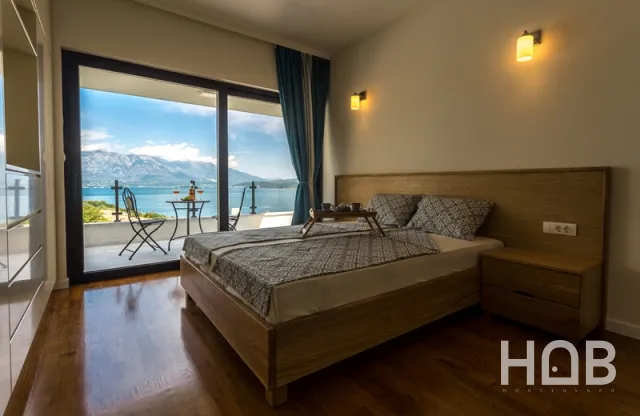 Na prodaju, Vila, 420 m², Herceg Novi