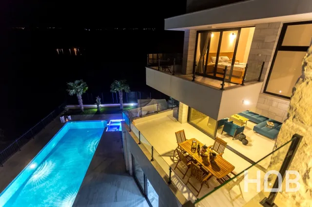 Na prodaju, Vila, 420 m², Herceg Novi