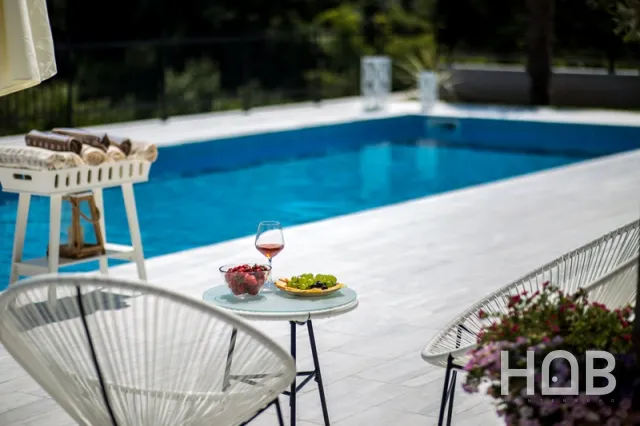 Na prodaju, Vila, 420 m², Herceg Novi