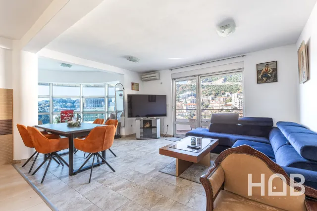 Na prodaju, Stan, 71 m², Budva