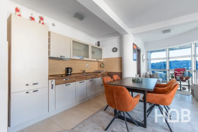 Na prodaju, Stan, 71 m², Budva