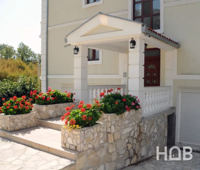 Na prodaju, Vila, 1000 m², Budva