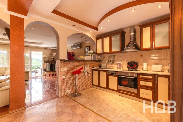 Na prodej, Dům, 137 m², Herceg Novi