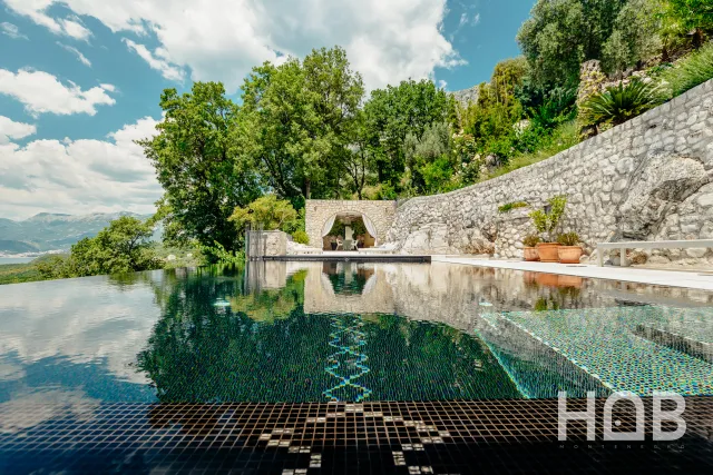 Na prodaju, Vila, 1455 m², Budva