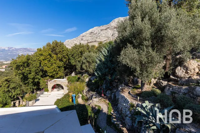 Na prodaju, Vila, 1455 m², Budva