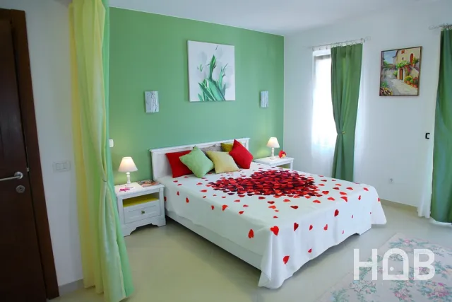 Na prodaju, Vila, 500 m², Budva