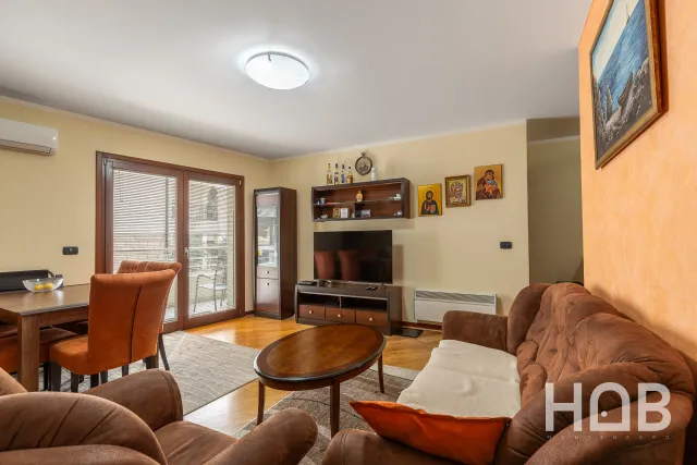 Na prodaju, Stan, 57 m², Budva