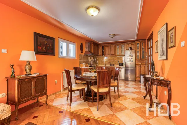 Satılık, Ev, 330 m², Bar