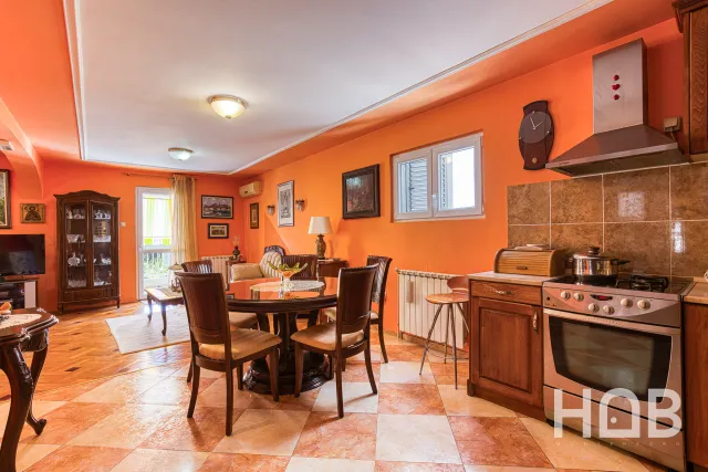 Satılık, Ev, 330 m², Bar