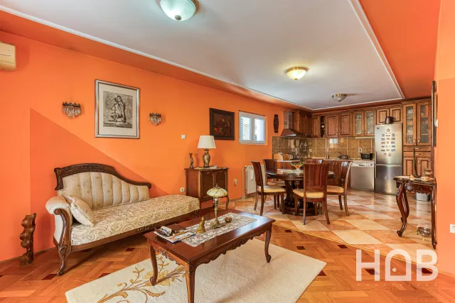 Satılık, Ev, 330 m², Bar