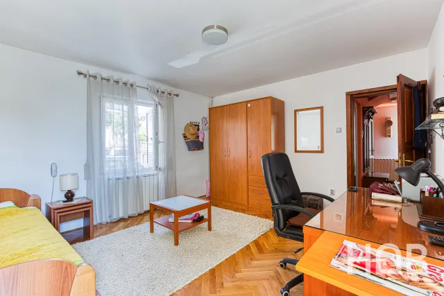 Satılık, Ev, 330 m², Bar