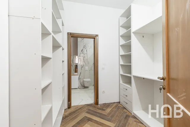 Na prodaju, Vila, 500 m², Kotor