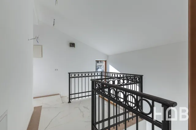 Na prodaju, Vila, 500 m², Kotor
