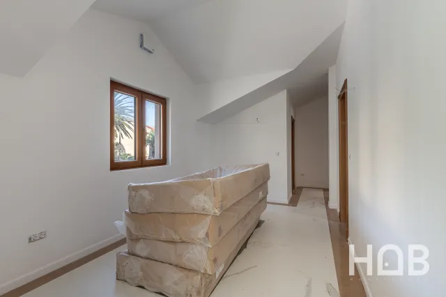 Na prodaju, Vila, 500 m², Kotor