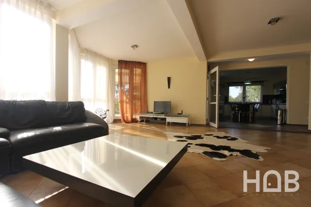 Zu verkaufen, Villa, 301 m², Bar
