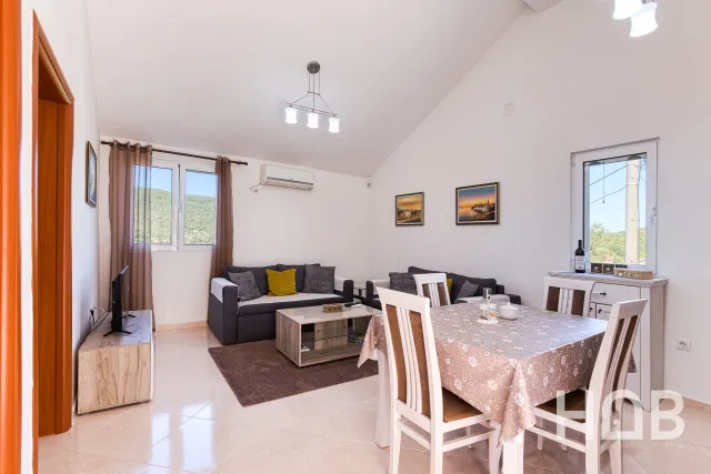 Zu verkaufen, Villa, 92 m², Kotor