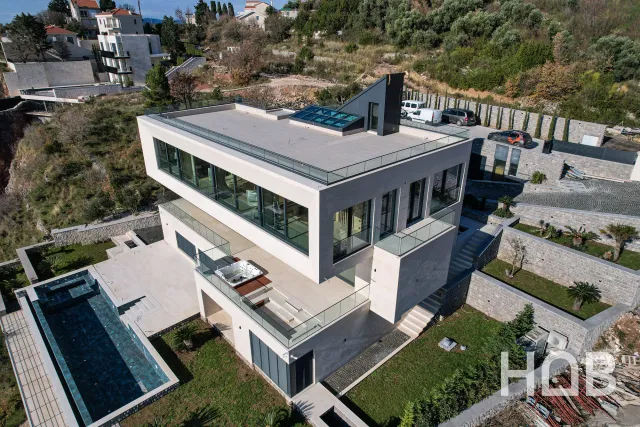 Zu verkaufen, Villa, 755 m², Budva