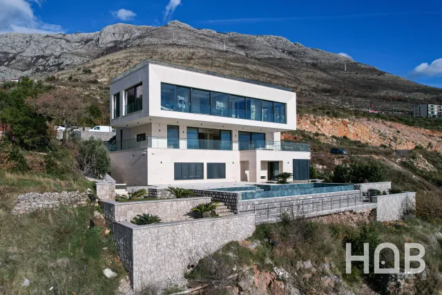 Zu verkaufen, Villa, 755 m², Budva