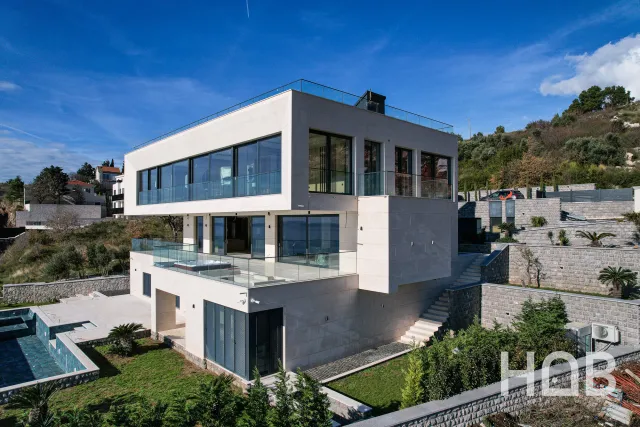 Zu verkaufen, Villa, 755 m², Budva