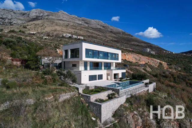 Zu verkaufen, Villa, 755 m², Budva
