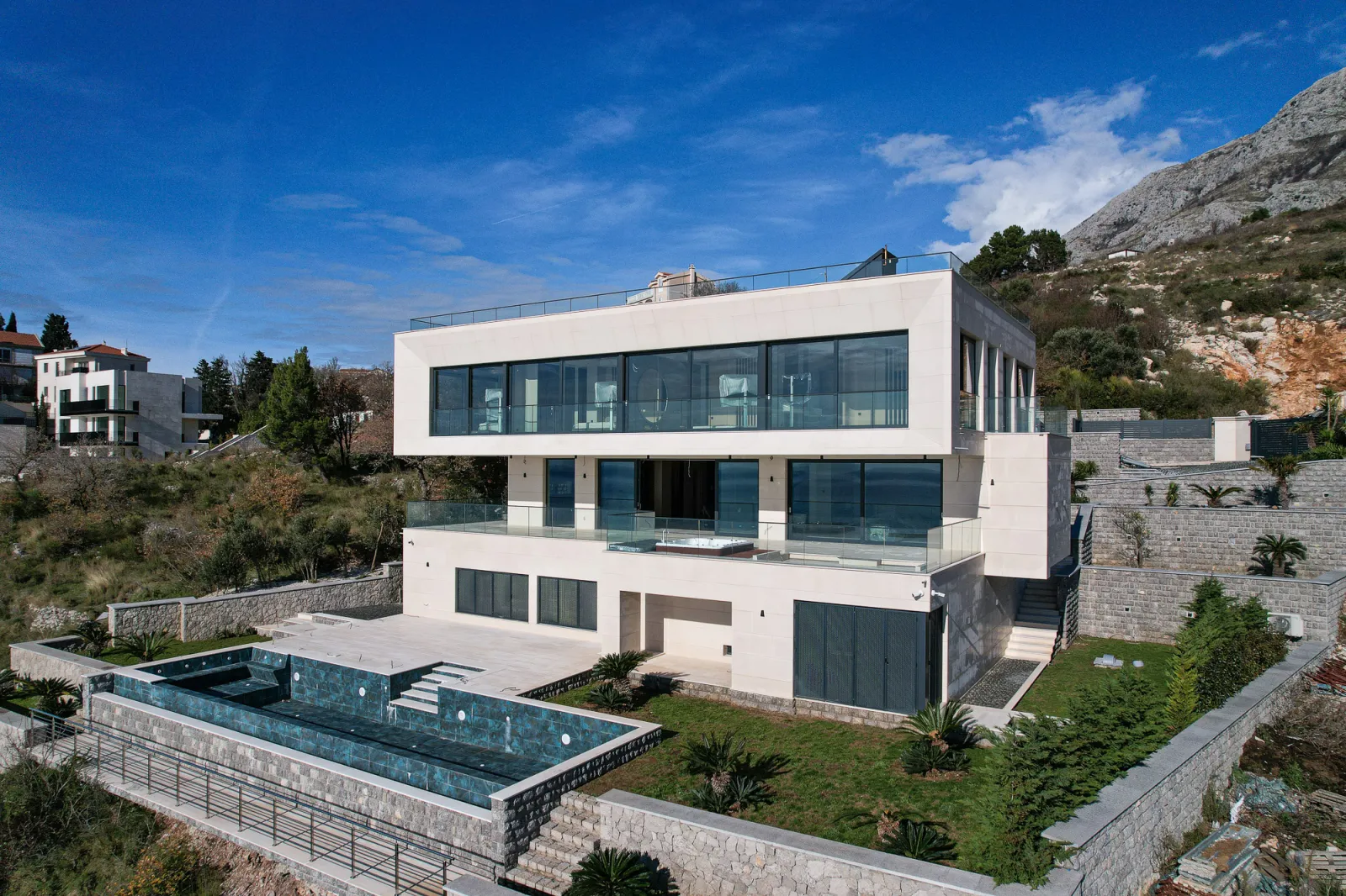 Zu verkaufen, Villa, 755 m², Budva