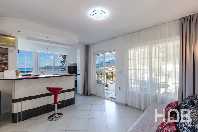 Na prodaju, Stan, 85 m², Budva