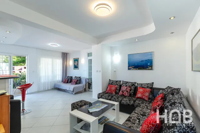 Na prodaju, Stan, 85 m², Budva