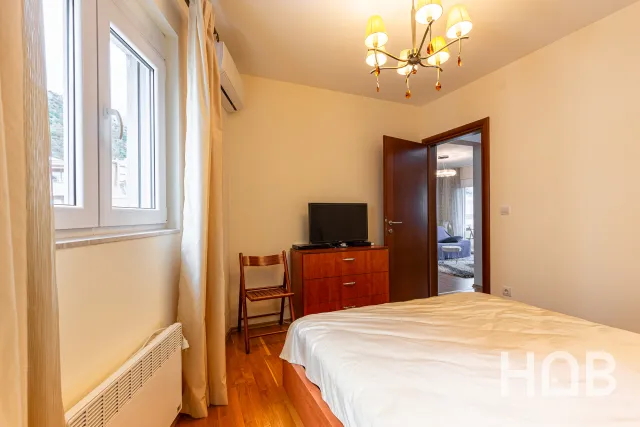 Na prodaju, Stan, 70 m², Budva