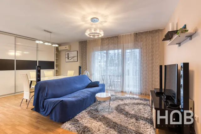 Na prodaju, Stan, 70 m², Budva