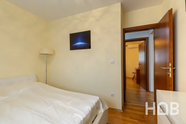 Na prodaju, Stan, 70 m², Budva