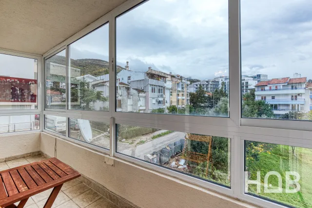 Na prodaju, Stan, 70 m², Budva