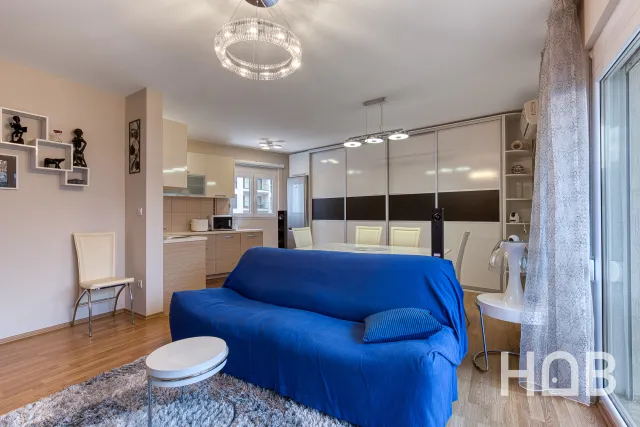 Na prodaju, Stan, 70 m², Budva